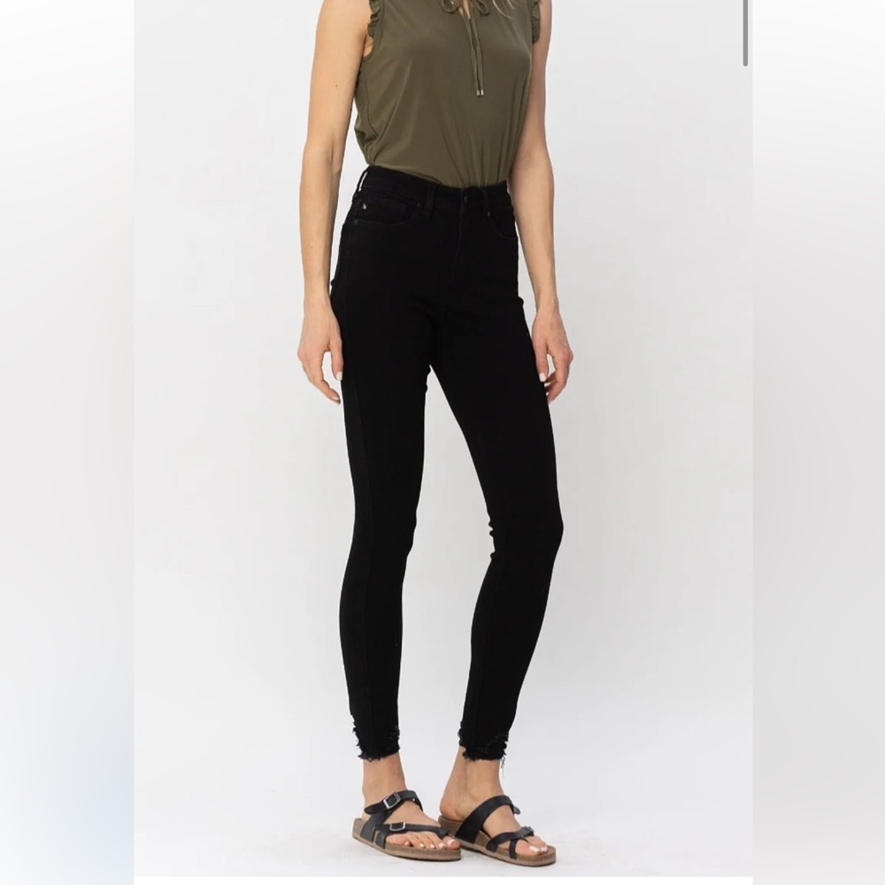 Judy Blue Women's 5/27 Slim Fit Straight Skinny High Rise Black Denim Jeans